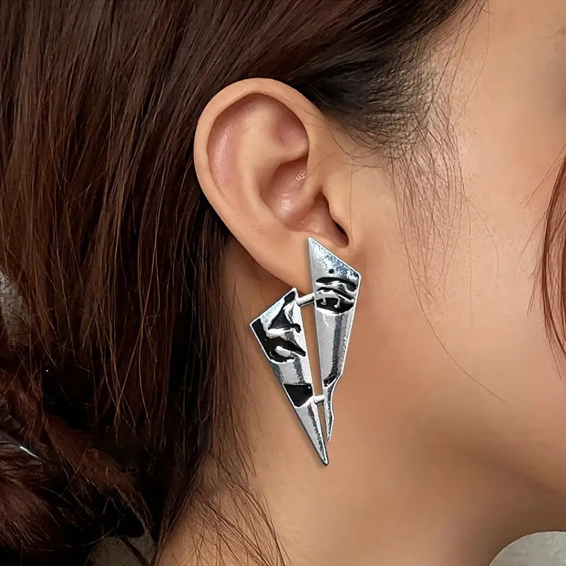 Boucles d'Oreilles Clous Portrait de Visage Asymétrique d'Inspiration Vintage