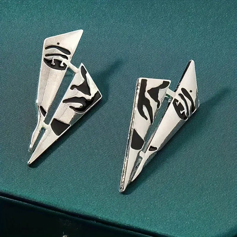 Boucles d'Oreilles Clous Portrait de Visage Asymétrique d'Inspiration Vintage
